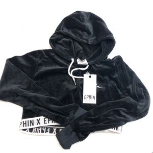 Ephin Sydney Velour Crop Top Pullover